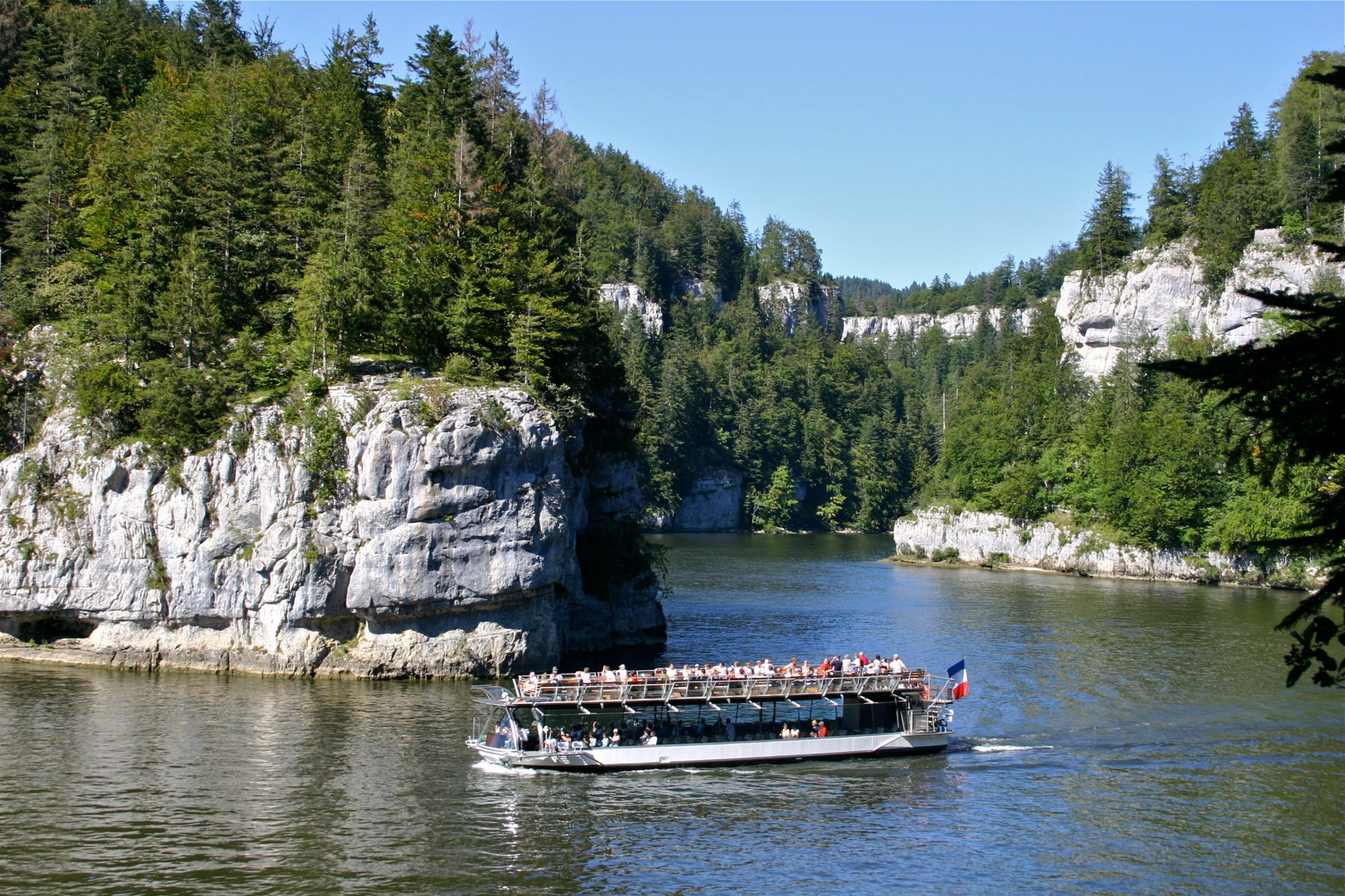 rocher écho bassins bateau