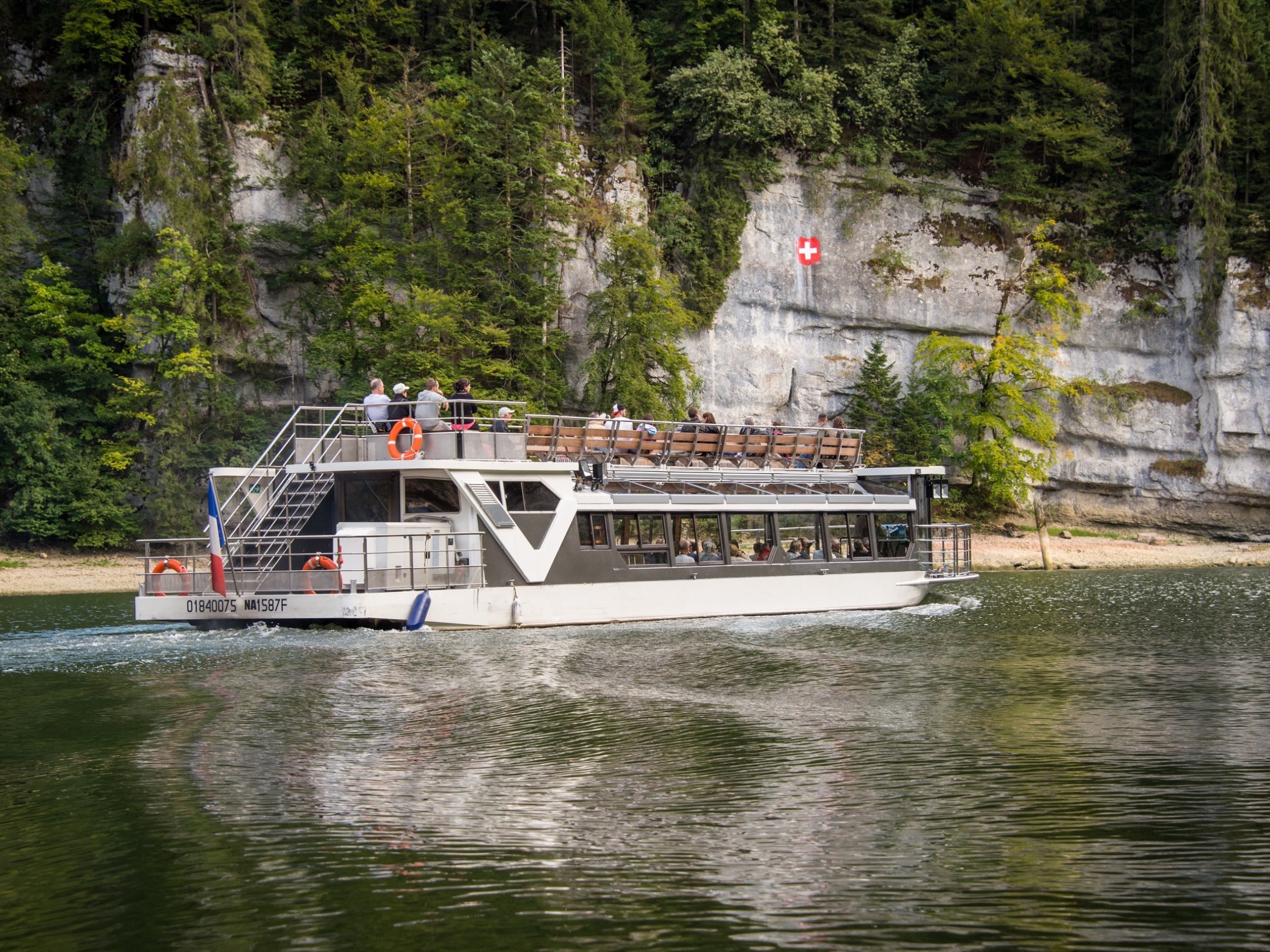 bateau vedette tourisme nature bassins Doubs
