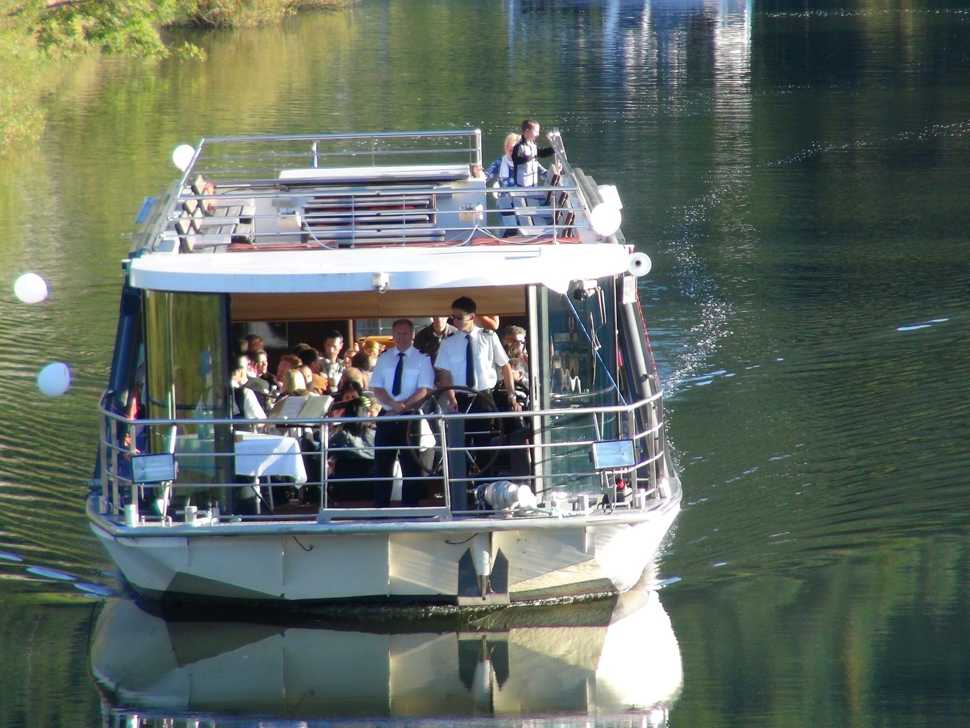 bateau navigation rivière doubs